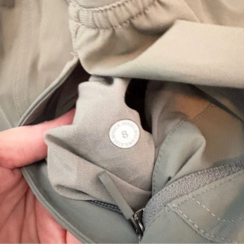 Lululemon High Waisted Joggers - Sheer Oak - Size 8